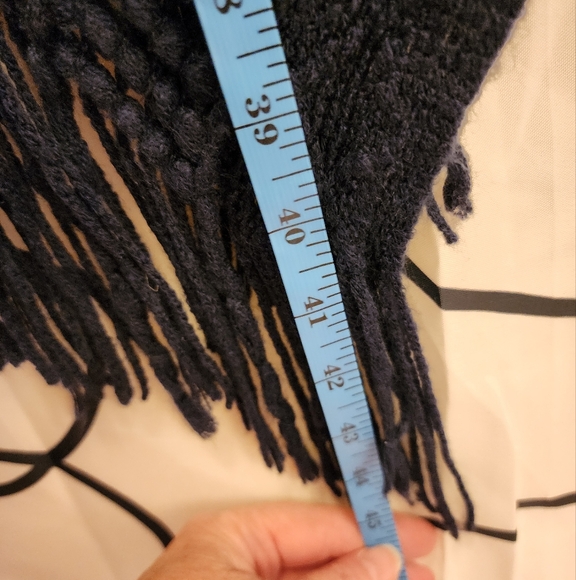 Poncho Tasseled Knit Navy So Cute - Picture 2 of 6